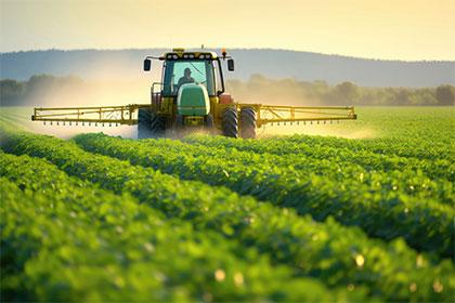 Loi d’urgence agricole : le Parlement adopte un texte sous haute tension, les pesticides ravivent les fractures politiques