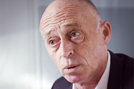 L’UE face aux difficultés sous-estimées à réussir l’électrification : jeter l’éponge ou assumer le volontarisme en apprenant à conduire une politique industrielle