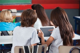 “La relation entre école et numérique reste encore aujourd'hui largement à inventer”
