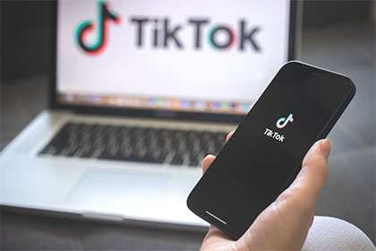 Les pratiques de TikTok dans le collimateur