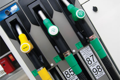 Hausse des carburants, la faute aux taxes et aux marges ?